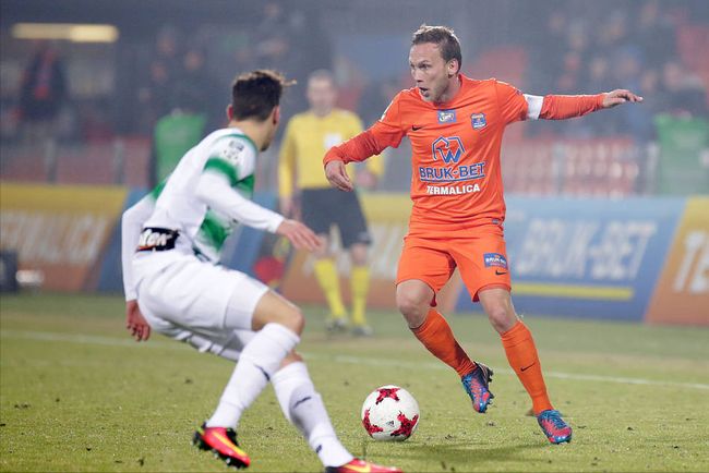 后是他对防 后是他对防